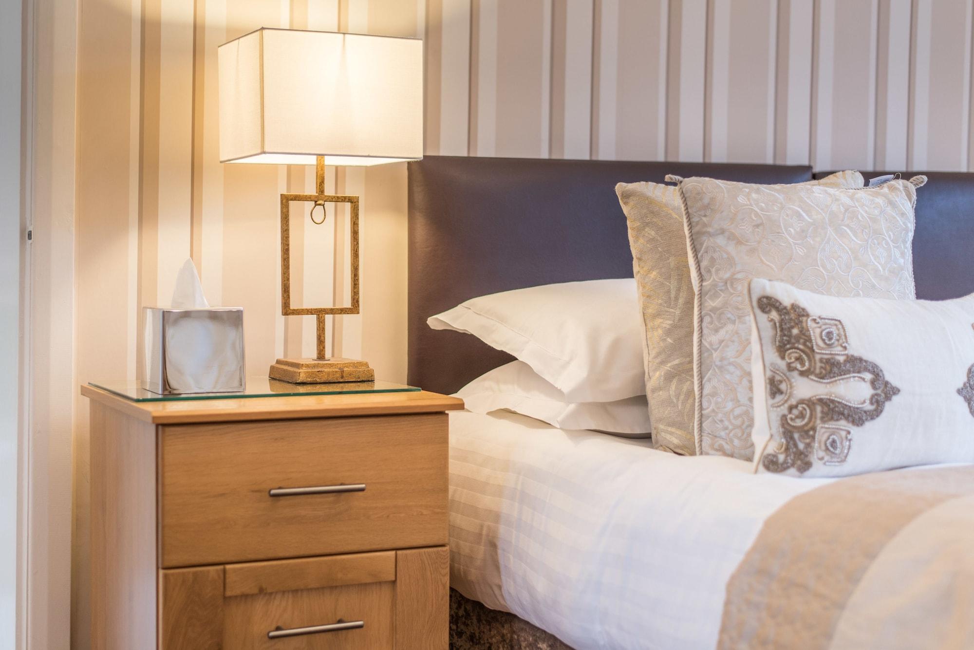 Grovefield Manor Hotel Poole Bagian luar foto