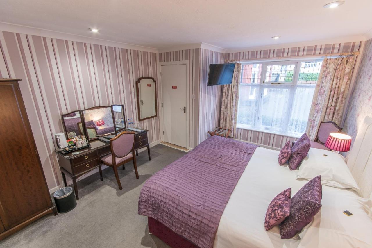 Grovefield Manor Hotel Poole Bagian luar foto