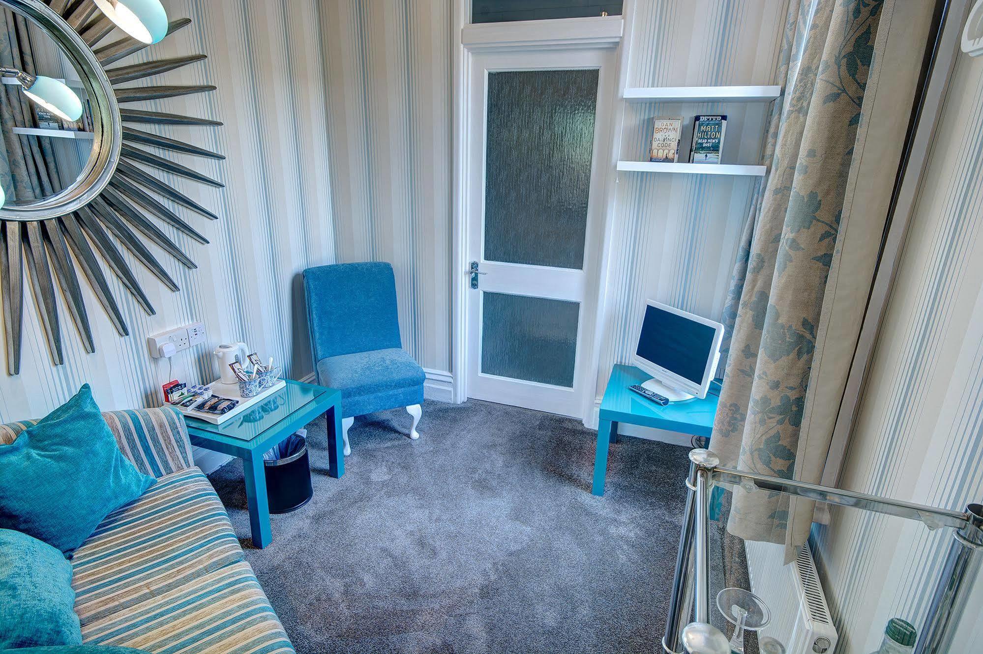 Grovefield Manor Hotel Poole Bagian luar foto