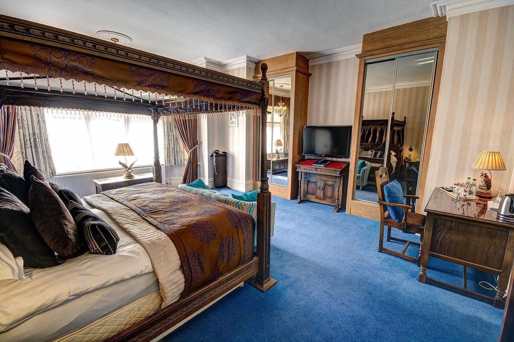 Grovefield Manor Hotel Poole Bagian luar foto